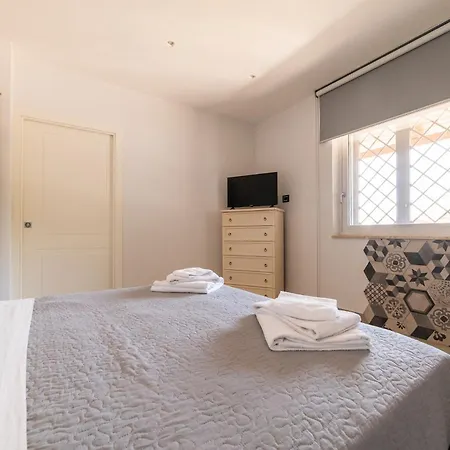 Grace With Private Pool Apartament